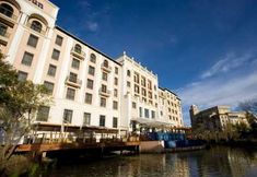 Exterior 3 Buroma Apart Suites