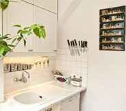 In-room Bathroom 4 Canal Saint Martin Republique Apartments