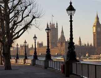 Phòng ngủ 2 London Embankment Apartment