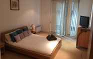 Bilik Mandi dalam Bilik 2 London Embankment Apartment