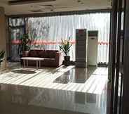 Lobi 4 Piao Home Inn Beijing Jianguomen