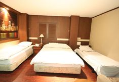 Bedroom 6 New Boolim Tourist Hotel