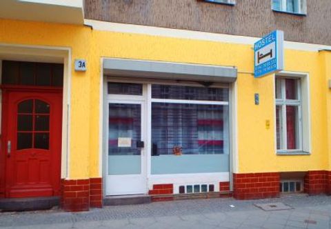 Luar Bangunan Anlema Hostel