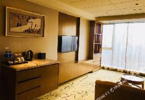 Exterior Ramada Plaza Yihua