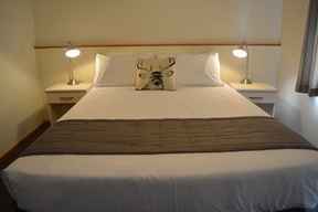 Retro Motel @ The Ambassador Hotel