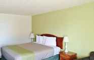 Bedroom 2 Americas Best Value Inn