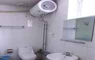 ห้องน้ำภายในห้อง 3 Confucious International Hostel