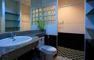 In-room Bathroom 5 Club Residence