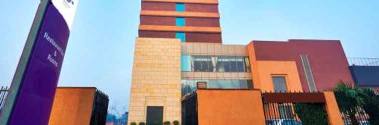 Exterior Premier Inn Shalimar Bagh