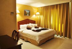 Lobi 4 Rest Inn Hotel Suites
