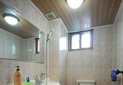 In-room Bathroom Yim's House