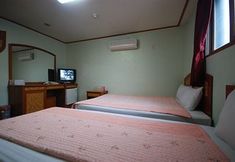 Bedroom 5 Yim's House