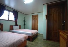 Bedroom 6 Yim's House