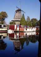 EXTERIOR_BUILDING Houseboat Under The Mill