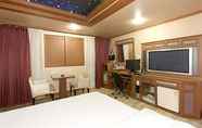 Kamar Tidur 4 Elysee Motel