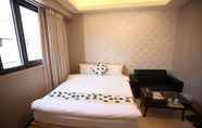 Kamar Tidur 2 Q Modern Service Apartment