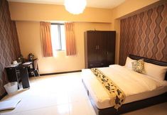 Bedroom 4 Q Modern Service Apartment