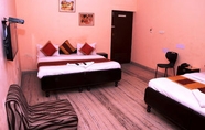 Bedroom 7 Hotel Kartikey