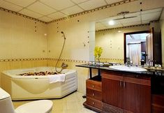 In-room Bathroom 7 Blessing 1 Saigon Hotel - Hong Thien Loc Group