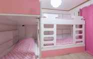 อื่นๆ 4 Nanu Guesthouse Pink Female Only