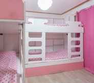 Others 4 Nanu Guesthouse Pink Female Only