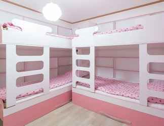 อื่นๆ 2 Nanu Guesthouse Pink Female Only