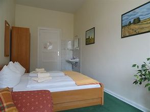 Bilik Tidur 4 Hotel Pension Fischer