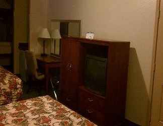 Lobi 2 Knights Inn And Suites City Center Edinburg Mcallen