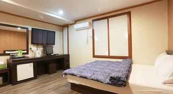 Kamar Tidur 4 W Motel