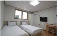 ห้องน้ำภายในห้อง 4 Stay Shinchon Hongdae