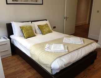 Bedroom 2 Max Serviced Apartments Commercial Road