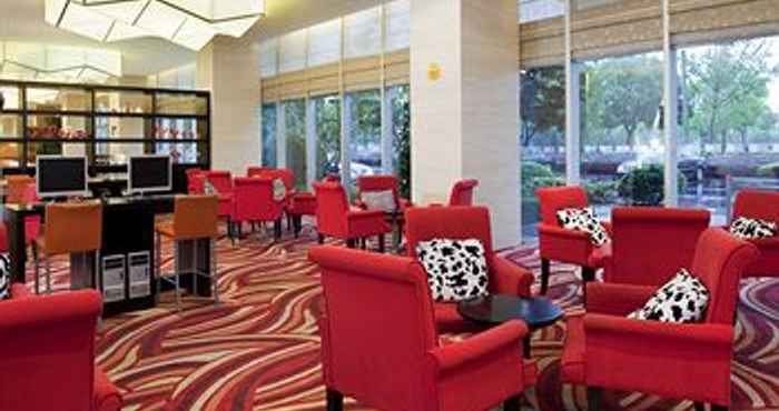 Bangunan Holiday Inn Express Shanghai Meilong