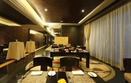 ห้องประชุม 4 Gokulam Grand Hotel & Spa (formerly Movenpick Hotel And Spa Bangalore)