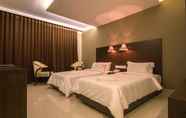 Toilet Kamar 2 Hotel Crystal Towers