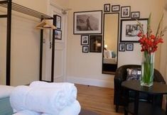 Bedroom 6 Artisan Quarter