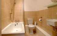 Toilet Kamar 2 Artisan Quarter