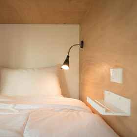 สุข 18 โฮสเทล - สำหรับผู้ใหญ่เท่านั้น 1, โรงแรม & ที่พัก สุขุมวิท