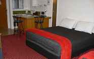 Bedroom 7 Sylvan Lodge Motel