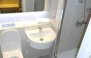 Toilet Kamar 7 Ruskin Hotel