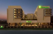 Restaurant 5 Holiday Inn New Delhi Int'l Airport