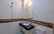 Toilet Kamar 6 Wut Hmon Thit Motel