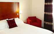 Bedroom 3 Mercure Cardiff Centre Hotel