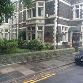 Khách sạn The Abbey 1, Khách sạn Splott