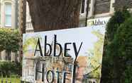 ภายนอกอาคาร 2 The Abbey Hotel