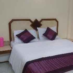 Hotel Gush International 1, Hotel Cathedral Church Of The Redemption