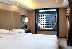 Bedroom 2 Royal Suites & Towers