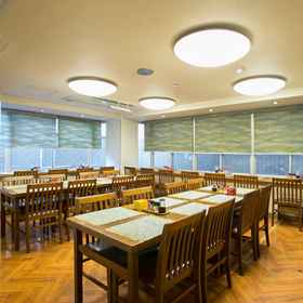 เรียวกัง ซากามิ 1, โรงแรม & ที่พัก Otakeya Liquor Store