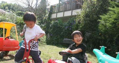 Others 2 Kids Pension Fruit Juice (Awajishima)