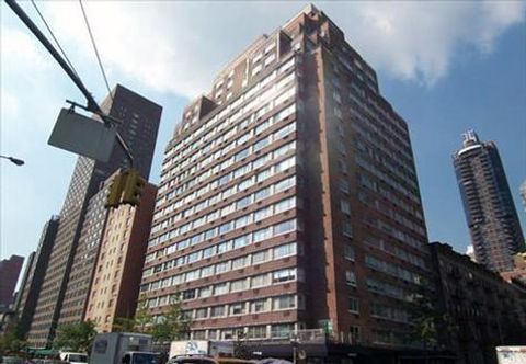 Bangunan Churchill At 360 East 65