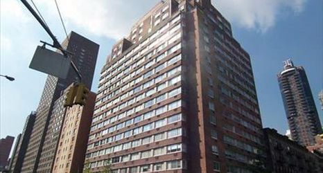 Bangunan 2 Churchill At 360 East 65